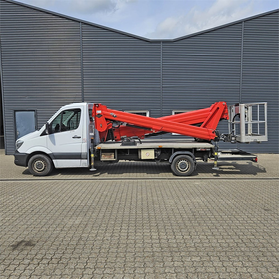 Versalift VTX-240 - Autoplošina: obrázek 3 Versalift VTX-240 - Autoplošina: obrázek 3