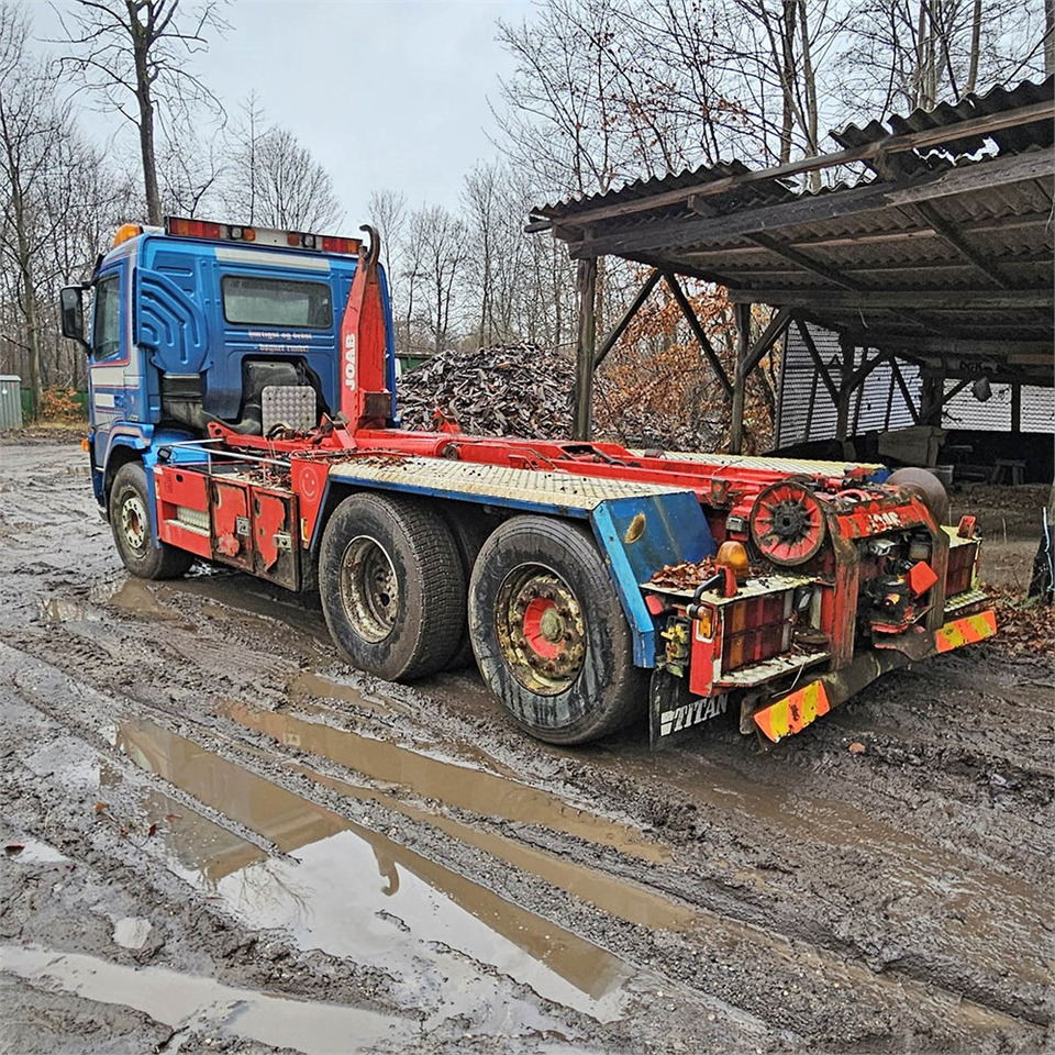 Volvo 420 - Hákový nosič kontejnerů: obrázek 4 Volvo 420 - Hákový nosič kontejnerů: obrázek 4