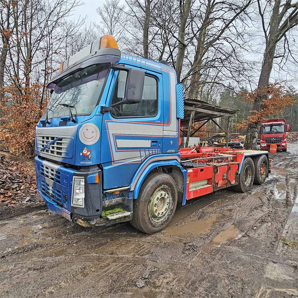Volvo 420 - Hákový nosič kontejnerů: obrázek 2 Volvo 420 - Hákový nosič kontejnerů: obrázek 2