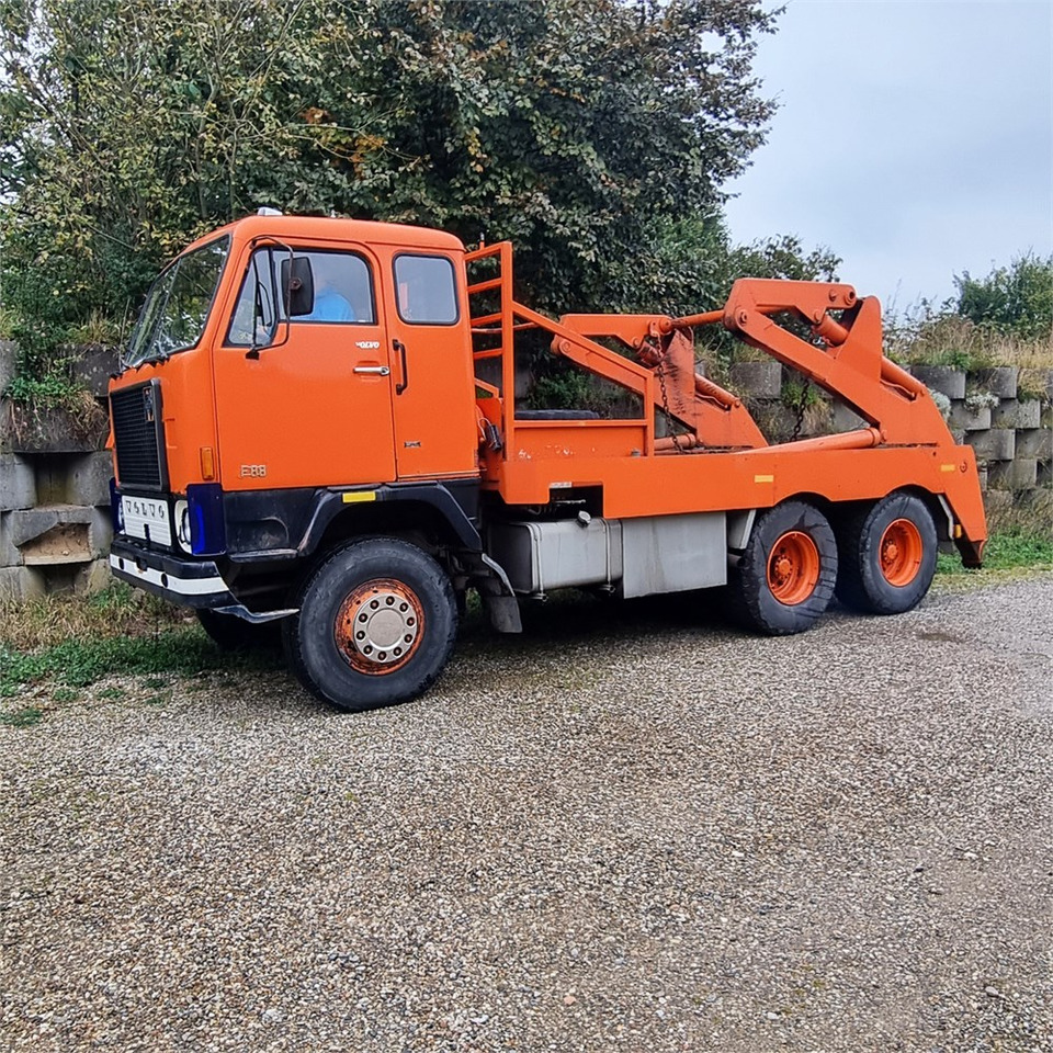 Volvo F 88 - Ramenový nosič kontajnerov: obrázek 1 Volvo F 88 - Ramenový nosič kontajnerov: obrázek 1