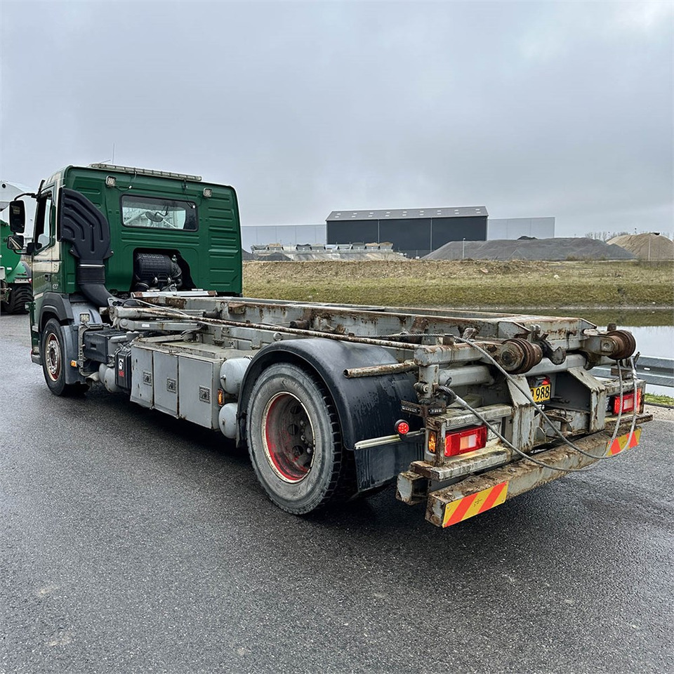 Volvo FM-330 - Nákladní auto - kabelový systém: obrázek 4 Volvo FM-330 - Nákladní auto - kabelový systém: obrázek 4