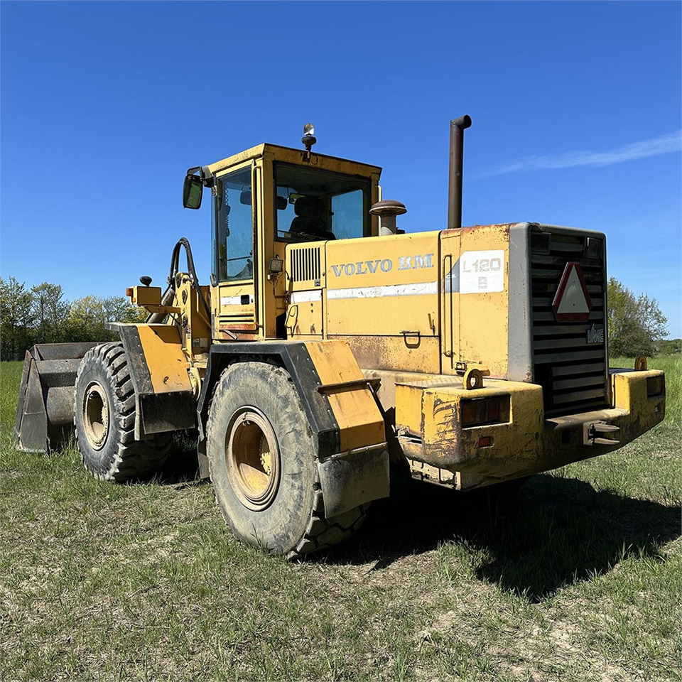 Volvo L120 - Kolový nakladač: obrázek 4 Volvo L120 - Kolový nakladač: obrázek 4