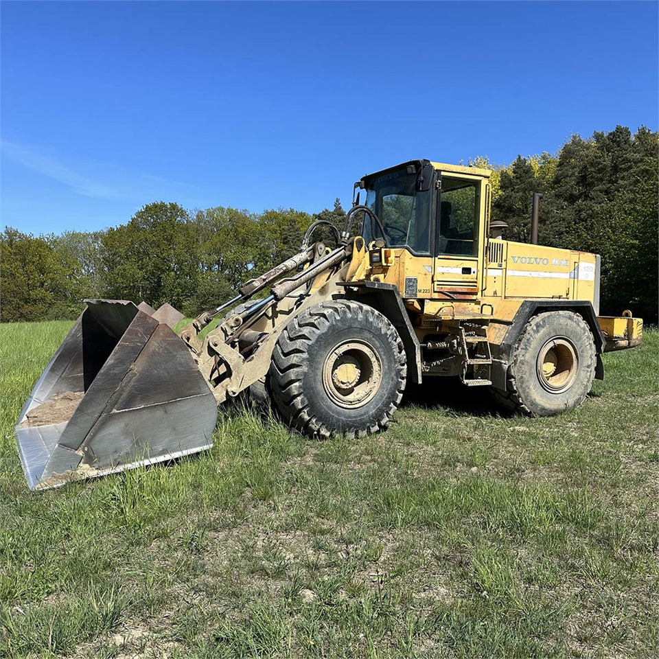 Volvo L120 - Kolový nakladač: obrázek 1 Volvo L120 - Kolový nakladač: obrázek 1