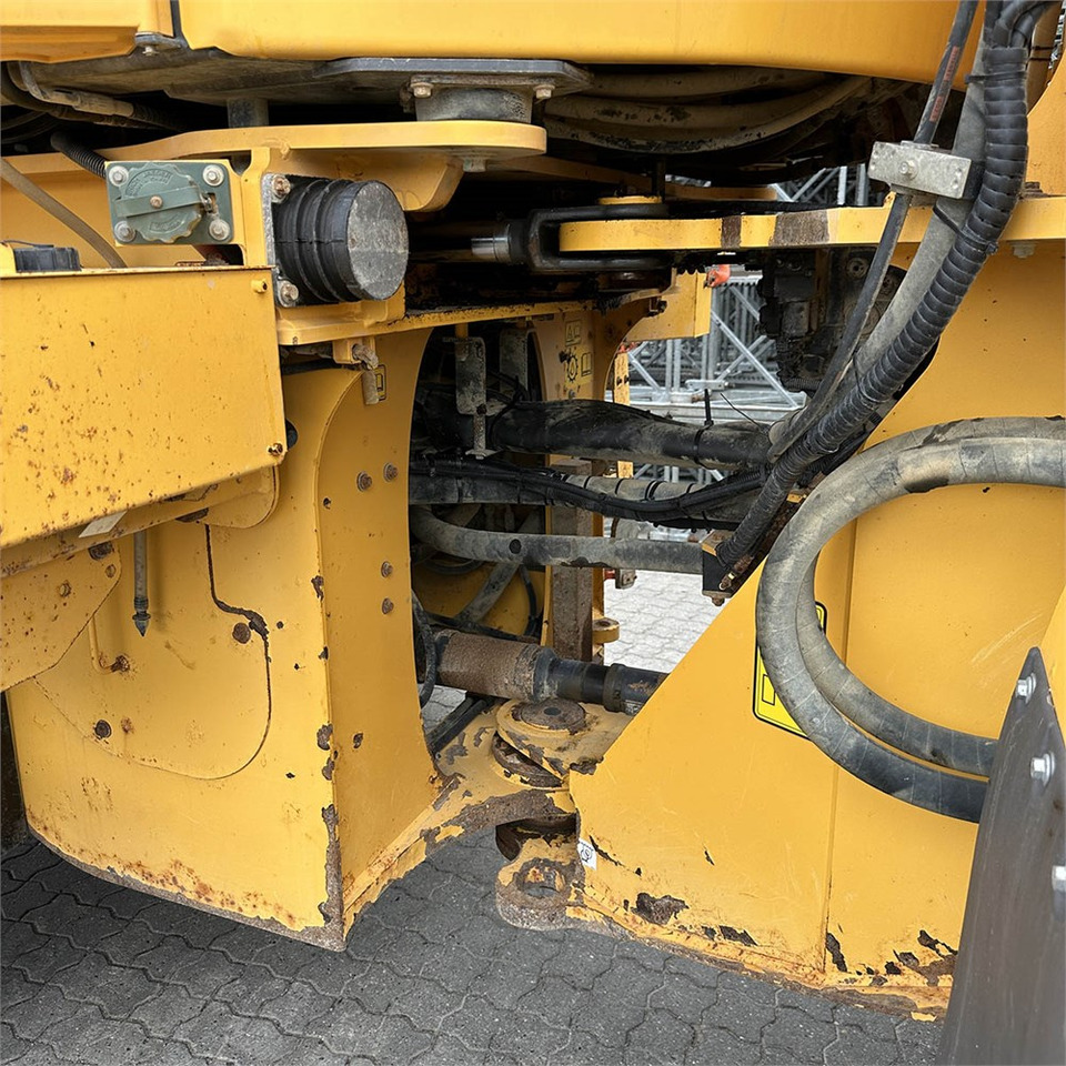 Kolový nakladač Volvo L120 H: obrázek 40