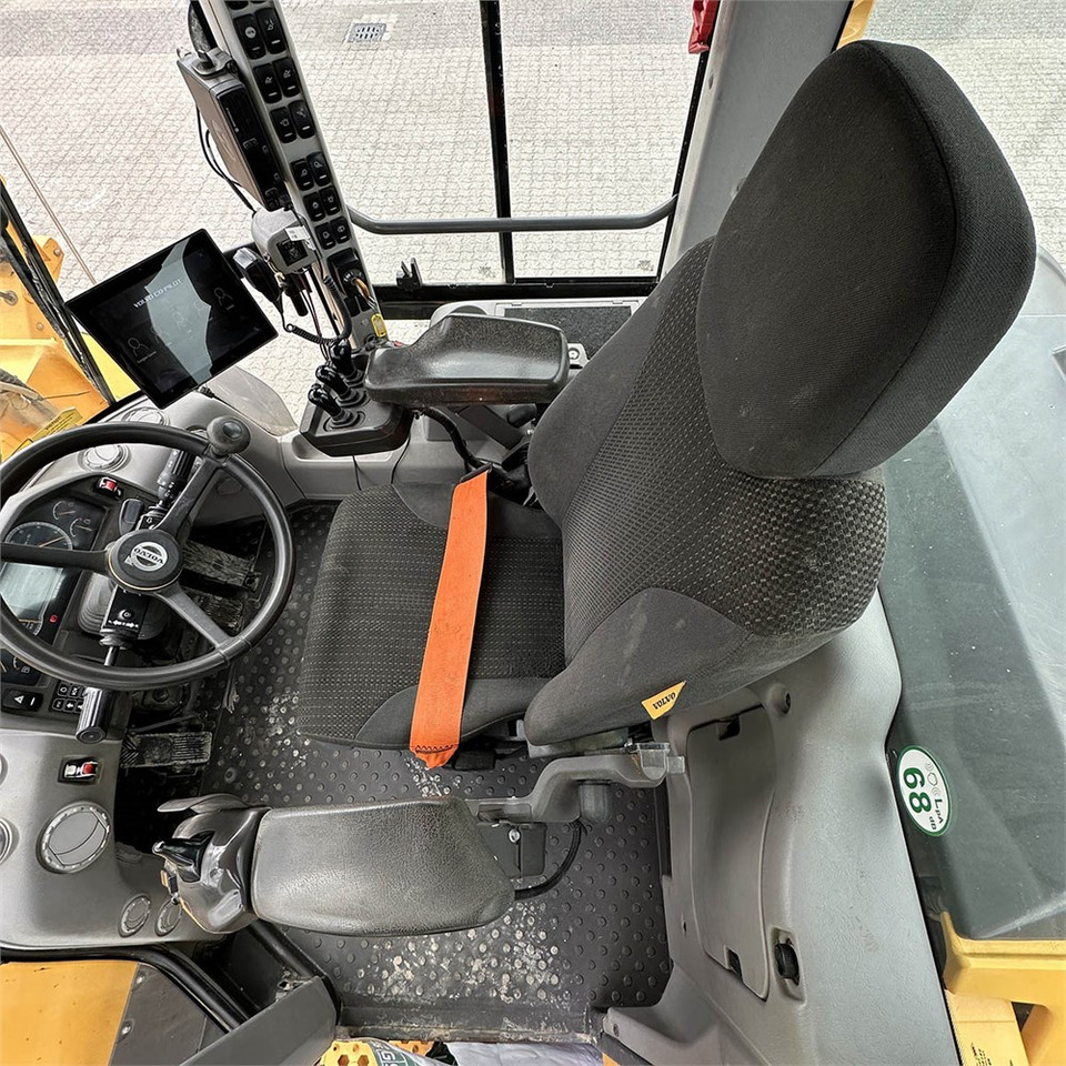 Kolový nakladač Volvo L120 H: obrázek 13