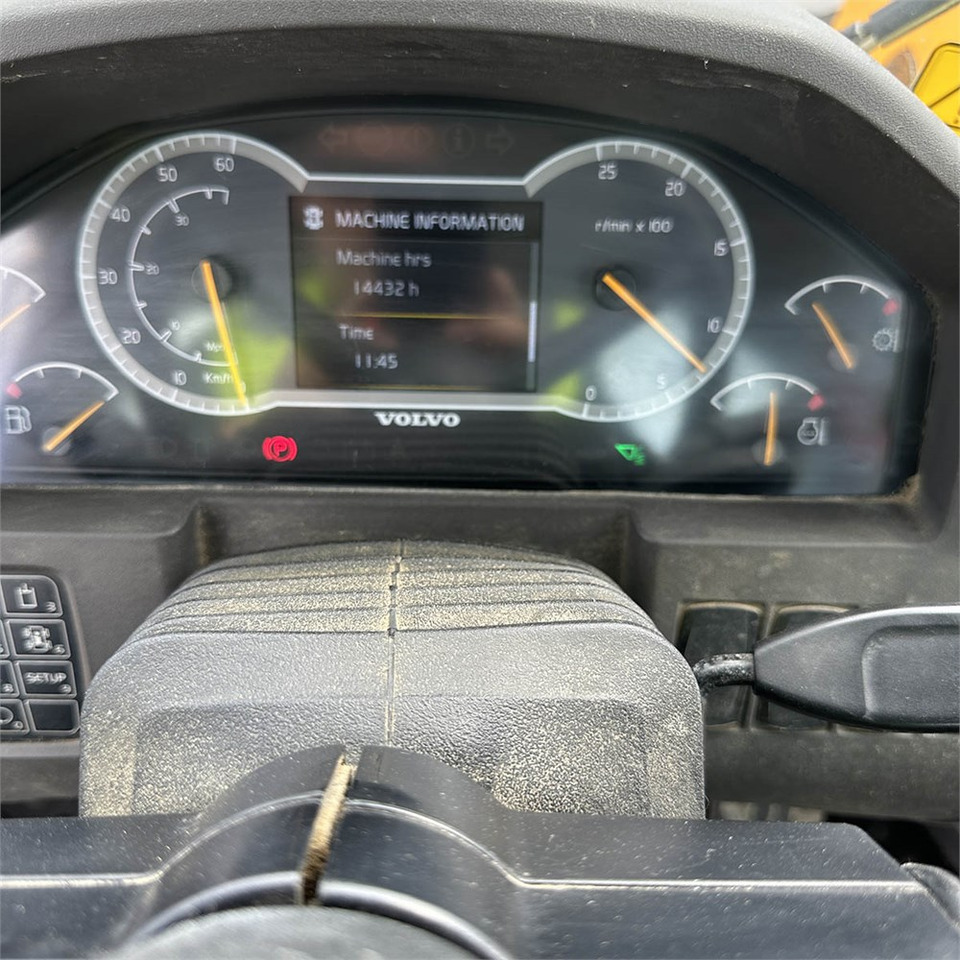 Kolový nakladač Volvo L120 H: obrázek 20