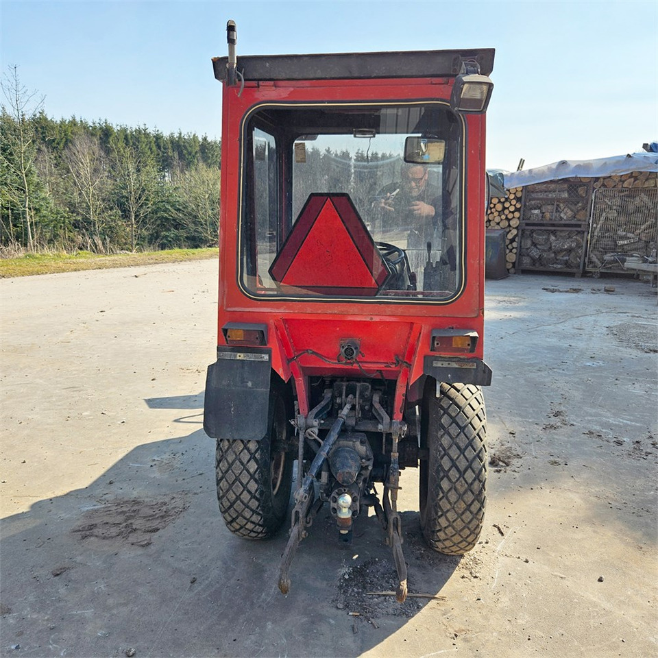Yanmar YM186 D - Traktor: obrázek 4 Yanmar YM186 D - Traktor: obrázek 4