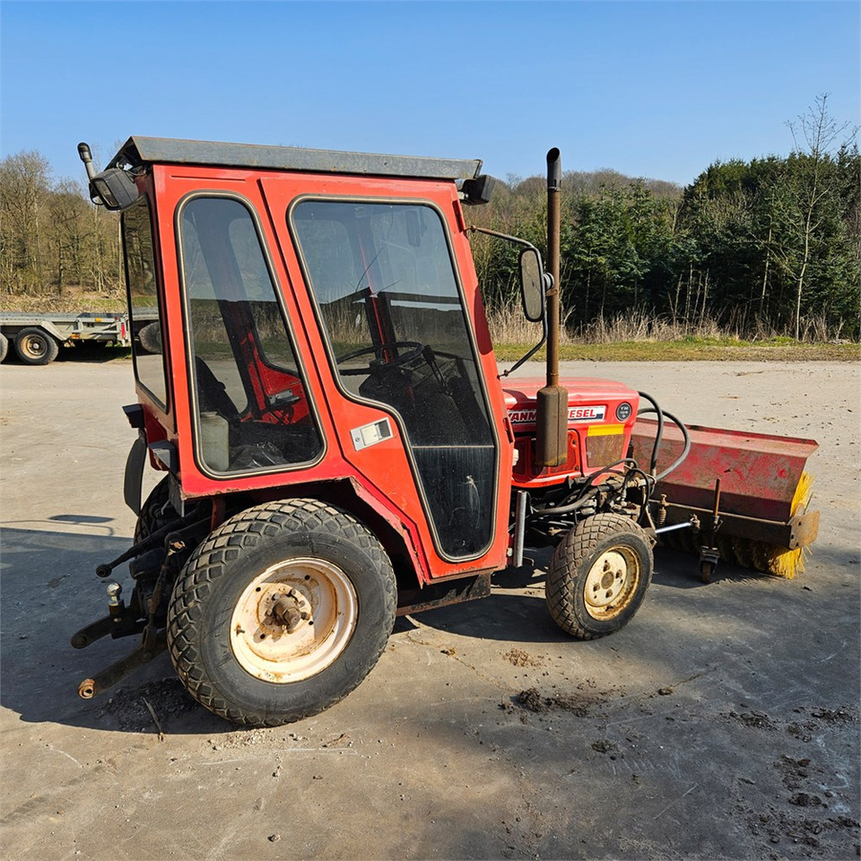 Yanmar YM186 D - Traktor: obrázek 2 Yanmar YM186 D - Traktor: obrázek 2