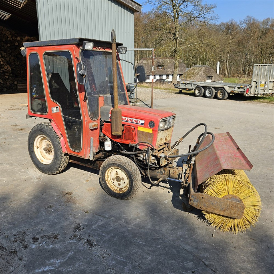 Yanmar YM186 D - Traktor: obrázek 1 Yanmar YM186 D - Traktor: obrázek 1
