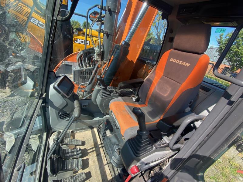 Pásové rýpadlo Doosan DX 140LCR-5: obrázek 9