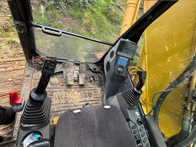 Pásové rýpadlo Komatsu PC 190NLC-8: obrázek 10