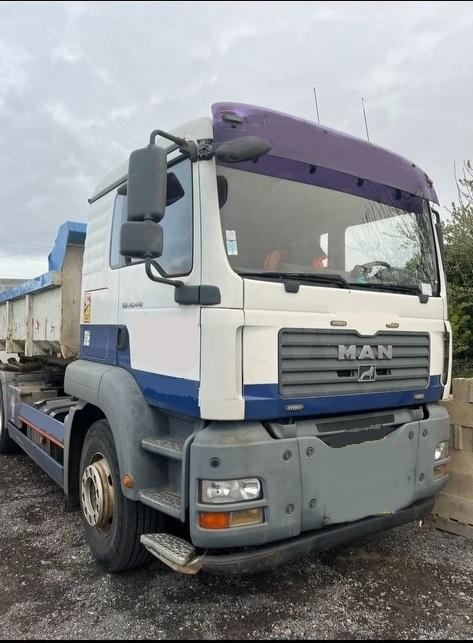 MAN TGA 26 440 - Hákový nosič kontejnerů: obrázek 3 MAN TGA 26 440 - Hákový nosič kontejnerů: obrázek 3