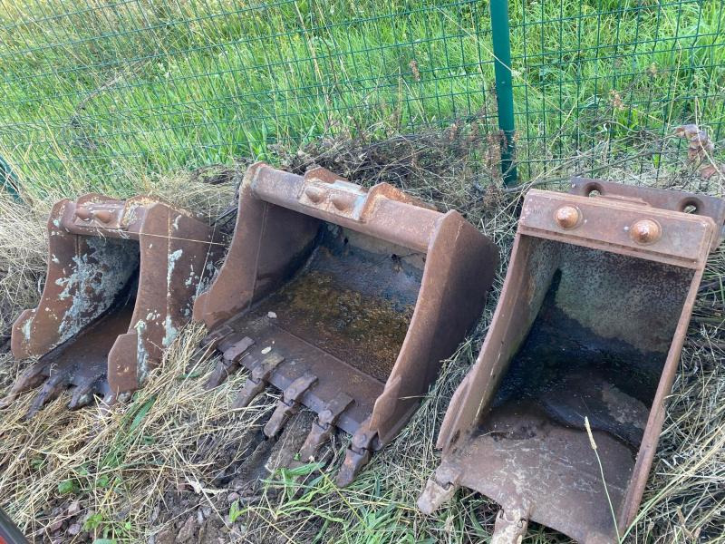 MECALAC 60CM & 40 CM - Lžíce na bagr: obrázek 1 MECALAC 60CM & 40 CM - Lžíce na bagr: obrázek 1