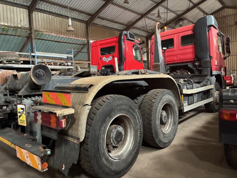 Mercedes 6X4 ACTROS 3341 - Hákový nosič kontejnerů: obrázek 5 Mercedes 6X4 ACTROS 3341 - Hákový nosič kontejnerů: obrázek 5