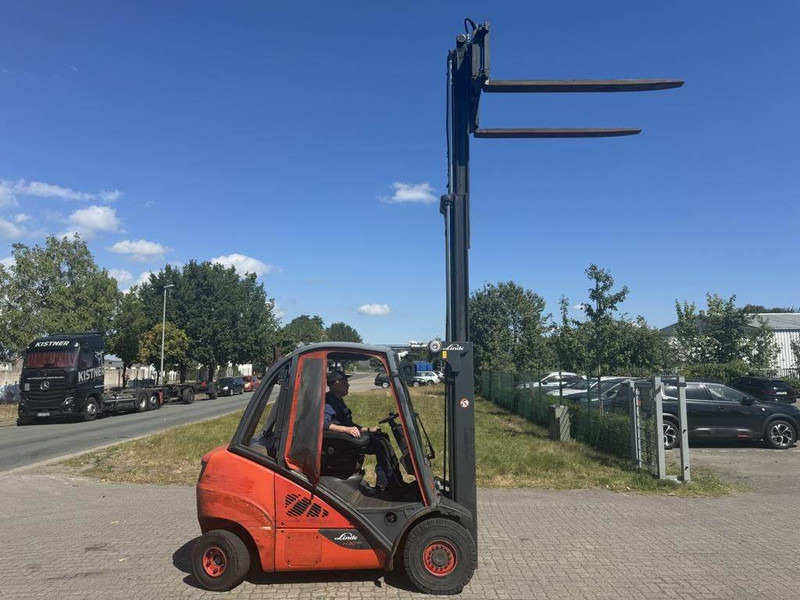Linde H30D-02 - Dieselový vysokozdvižný vozík: obrázek 4 Linde H30D-02 - Dieselový vysokozdvižný vozík: obrázek 4