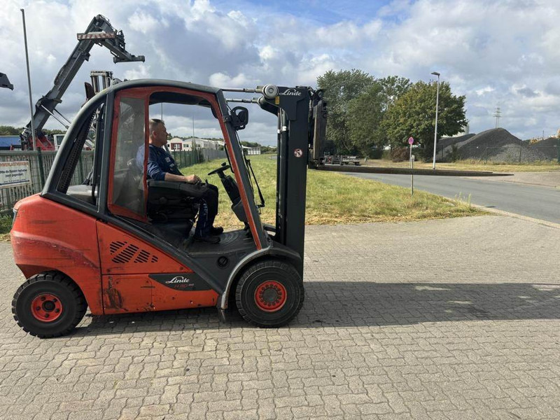 Linde H30D-02 - Dieselový vysokozdvižný vozík: obrázek 4 Linde H30D-02 - Dieselový vysokozdvižný vozík: obrázek 4