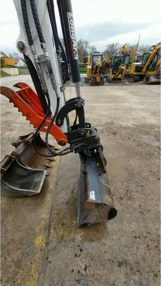 Pásové rýpadlo BOBCAT E27: obrázek 21 Pásové rýpadlo BOBCAT E27: obrázek 21