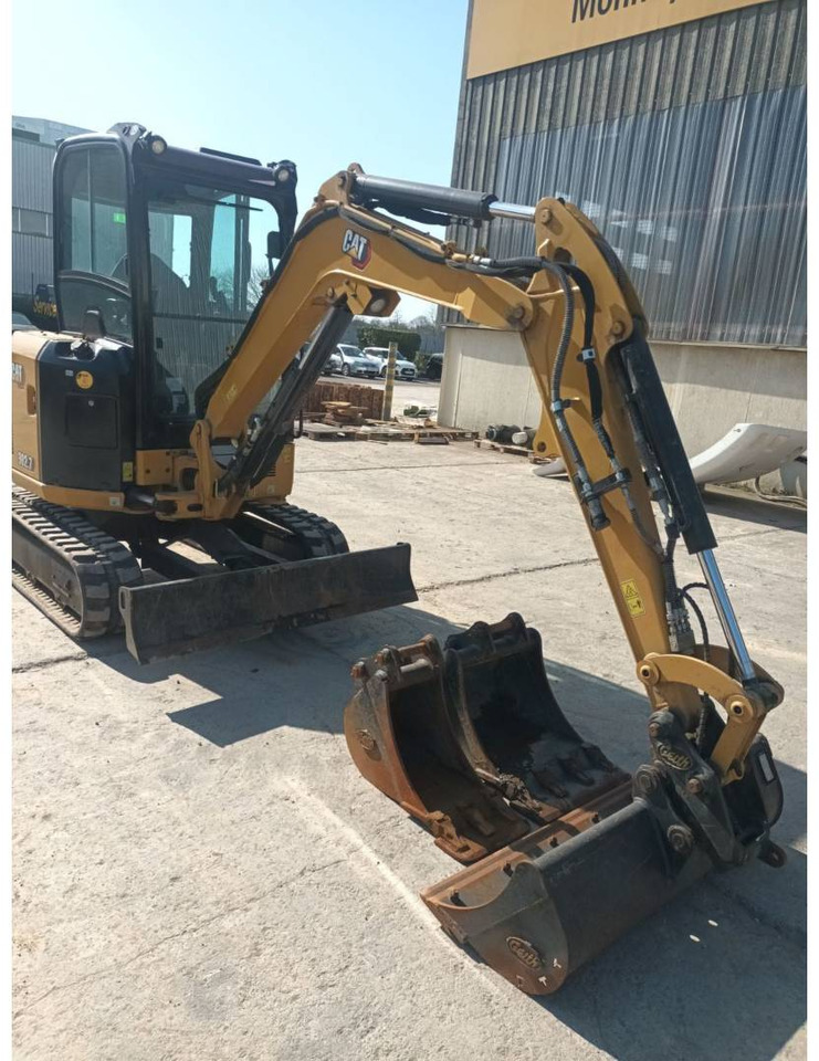 Pásové rýpadlo CAT 302.7: obrázek 1