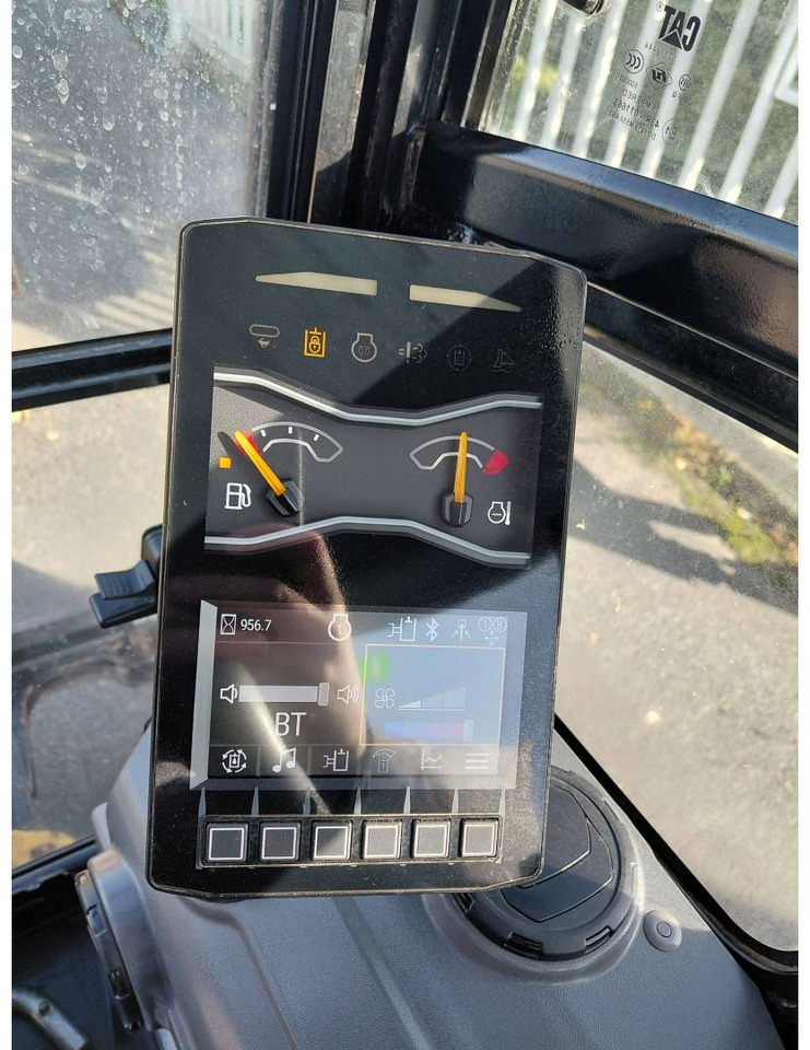 CAT 302 - Pásové rýpadlo: obrázek 5 CAT 302 - Pásové rýpadlo: obrázek 5