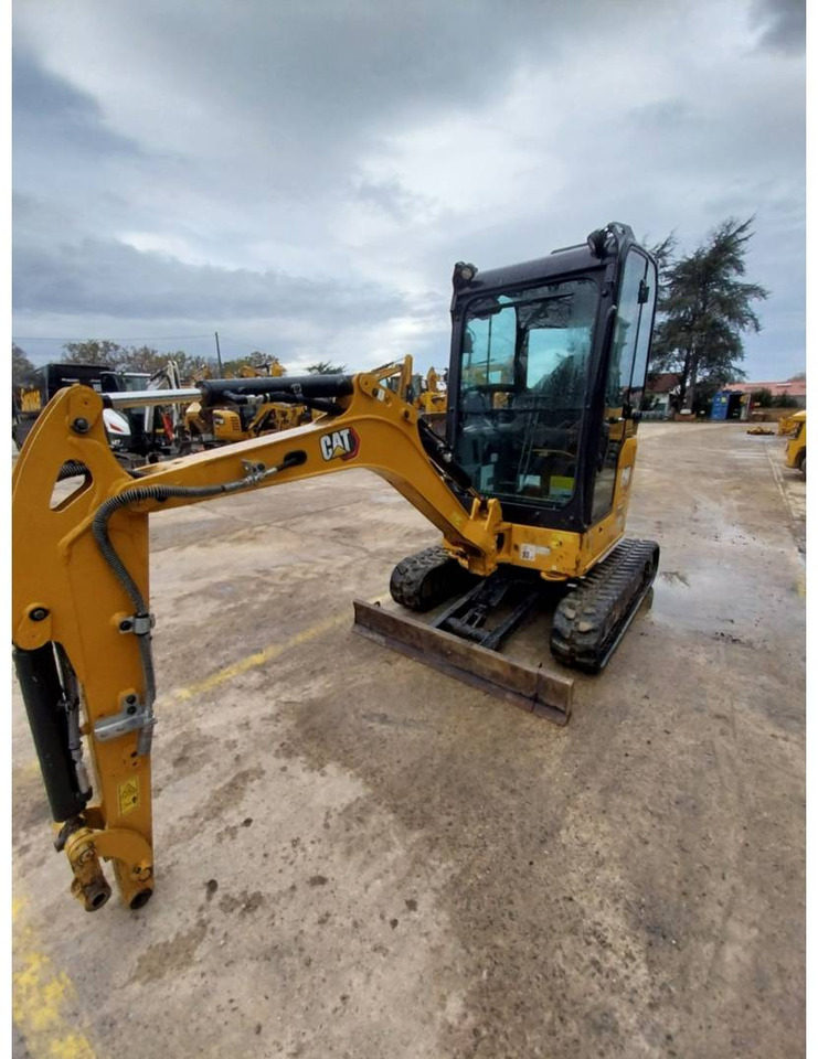 CAT 302 - Pásové rýpadlo: obrázek 1 CAT 302 - Pásové rýpadlo: obrázek 1