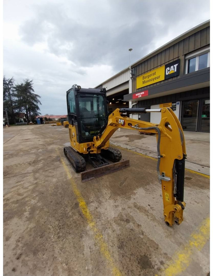 CAT 302 - Pásové rýpadlo: obrázek 2 CAT 302 - Pásové rýpadlo: obrázek 2