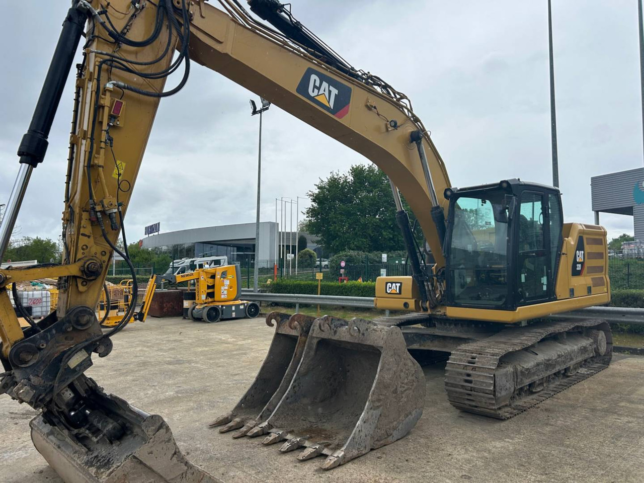 CAT 320 - Pásové rýpadlo: obrázek 2 CAT 320 - Pásové rýpadlo: obrázek 2