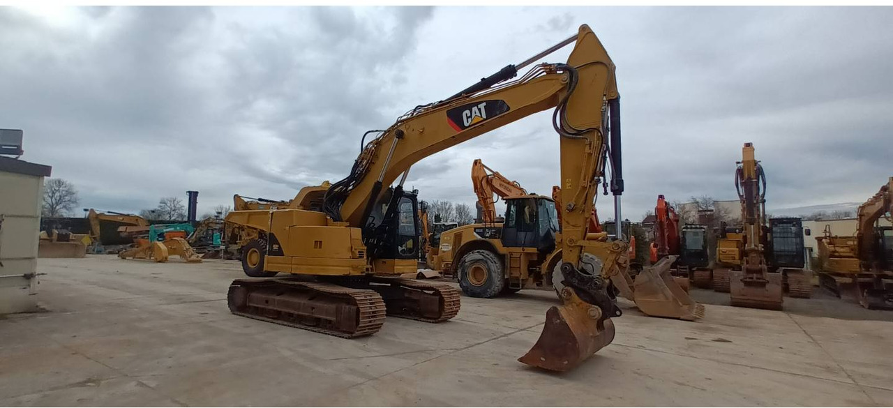 CAT 321D CR - Pásové rýpadlo: obrázek 2 CAT 321D CR - Pásové rýpadlo: obrázek 2