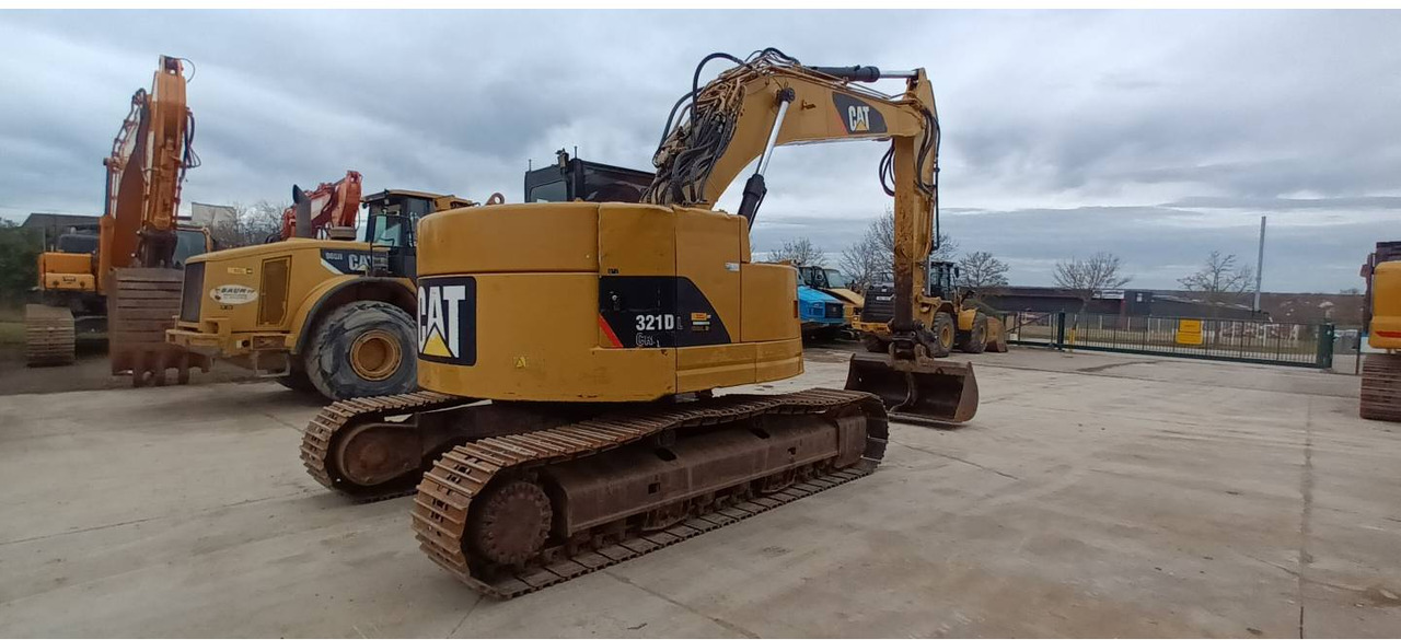 CAT 321D CR - Pásové rýpadlo: obrázek 3 CAT 321D CR - Pásové rýpadlo: obrázek 3