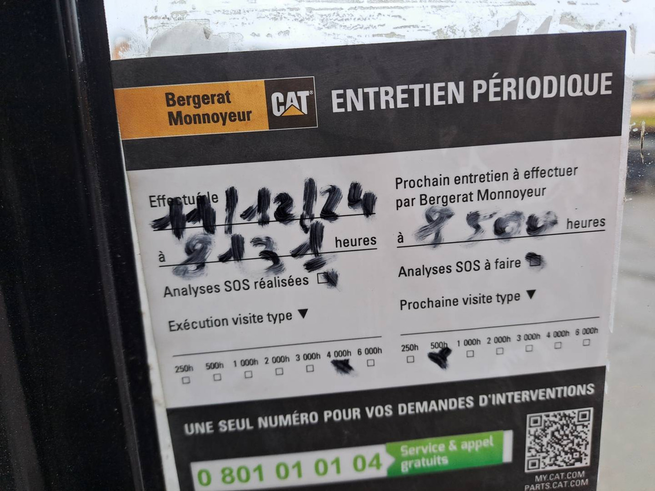 Pásové rýpadlo CAT 323: obrázek 26
