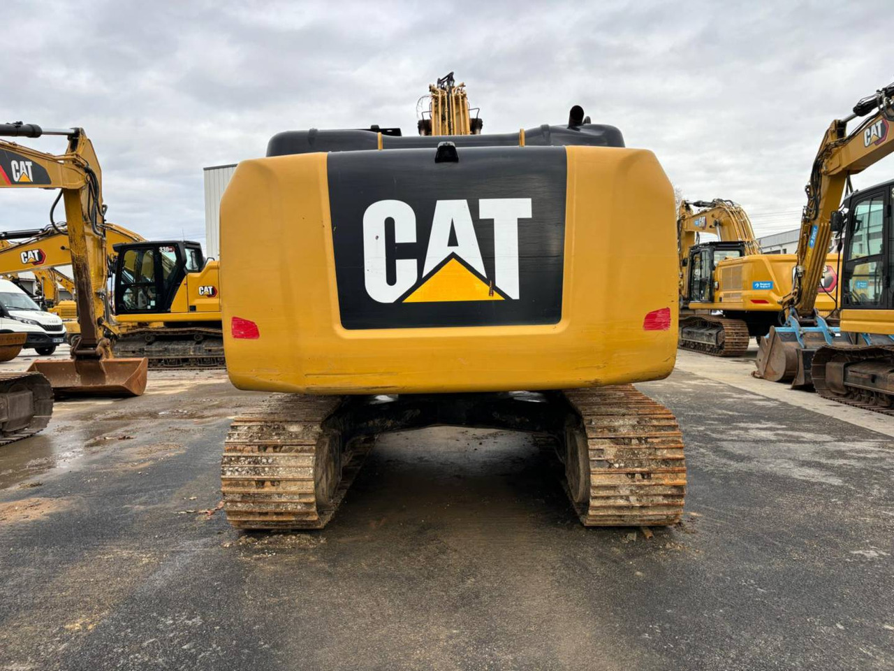 Pásové rýpadlo CAT 323F: obrázek 13