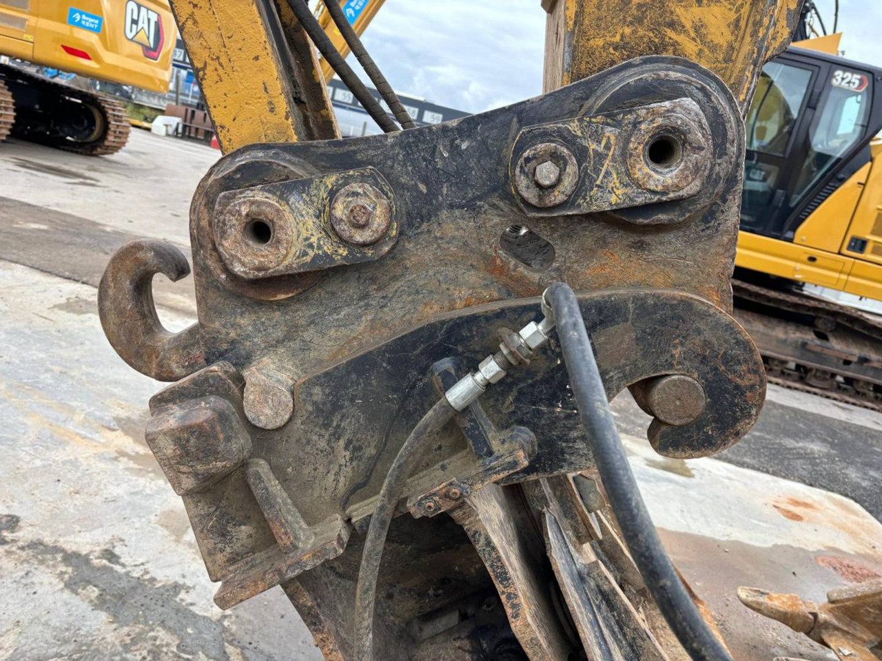 Pásové rýpadlo CAT 323F: obrázek 20