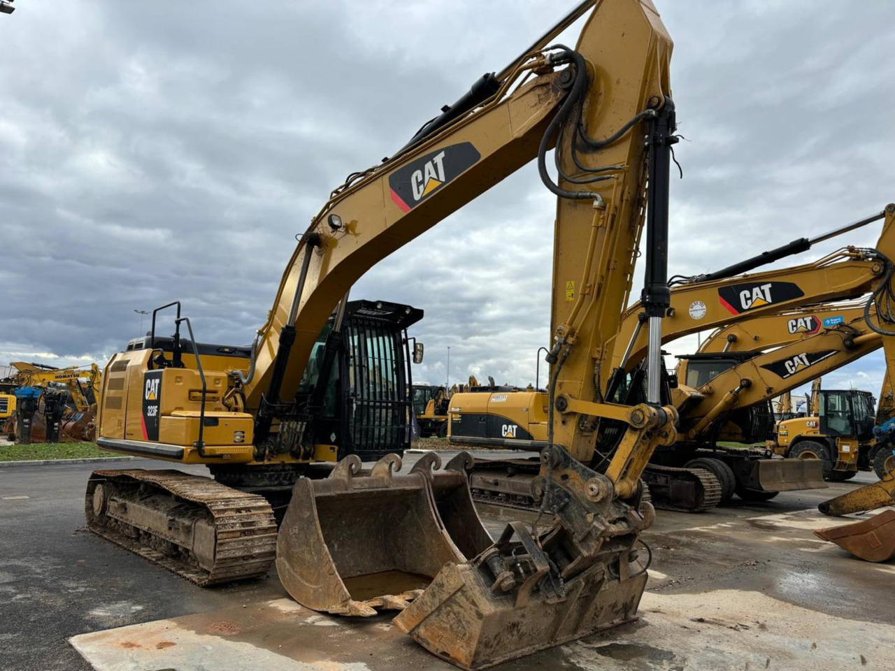 Pásové rýpadlo CAT 323F: obrázek 12