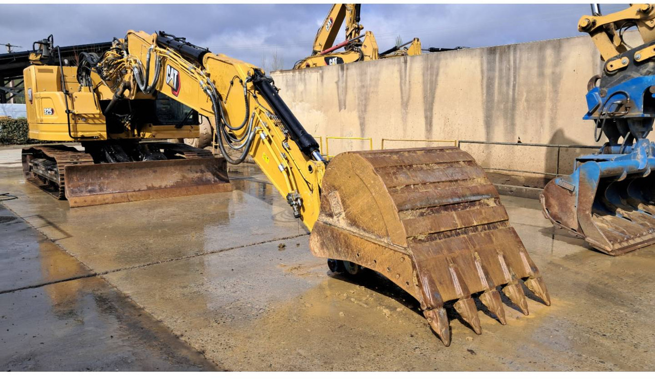 CAT 325 - Pásové rýpadlo: obrázek 2 CAT 325 - Pásové rýpadlo: obrázek 2