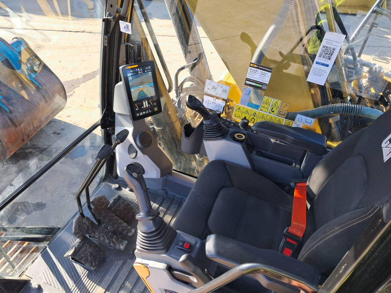 CAT 326 - Pásové rýpadlo: obrázek 4 CAT 326 - Pásové rýpadlo: obrázek 4