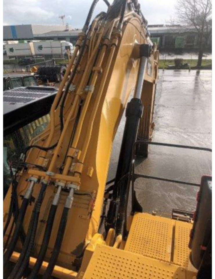 Pásové rýpadlo CAT 374F: obrázek 15