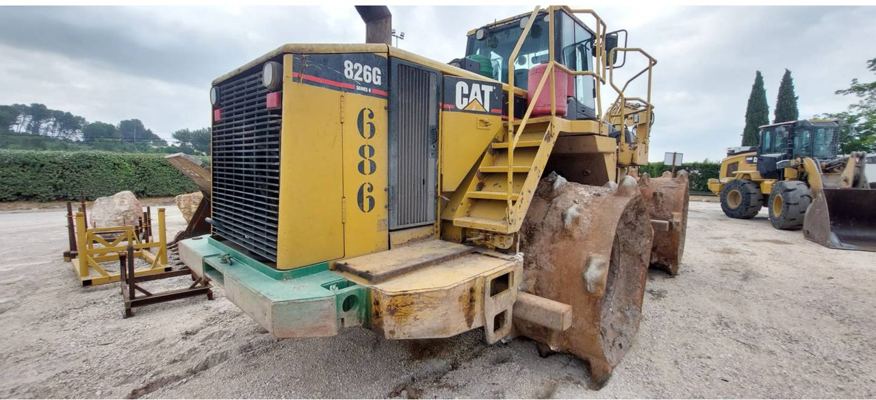 CAT 826G II - Buldozer: obrázek 4 CAT 826G II - Buldozer: obrázek 4