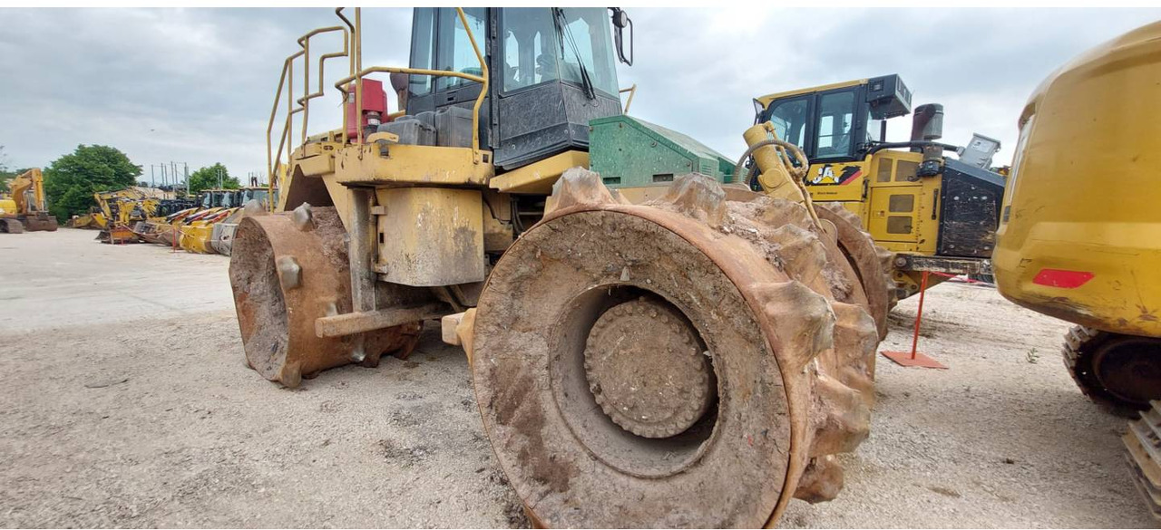 CAT 826G II - Buldozer: obrázek 3 CAT 826G II - Buldozer: obrázek 3