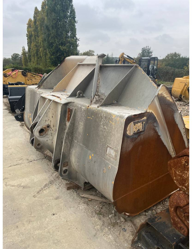 CAT 966/972/5200L/GODET/LAME - Nakládací lžíce: obrázek 1 CAT 966/972/5200L/GODET/LAME - Nakládací lžíce: obrázek 1