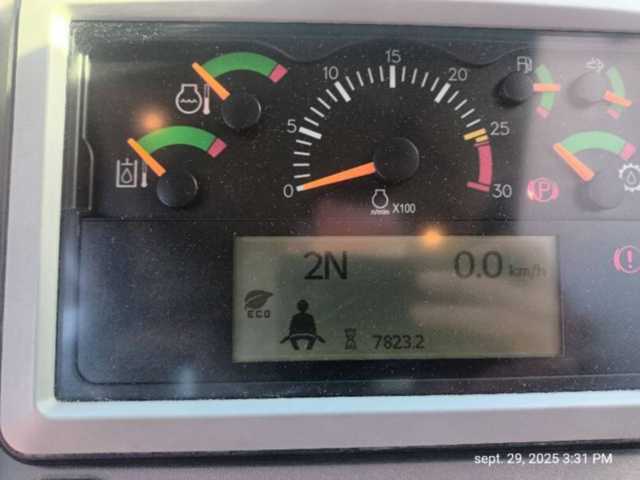 CAT 966M - Kolový nakladač: obrázek 5 CAT 966M - Kolový nakladač: obrázek 5