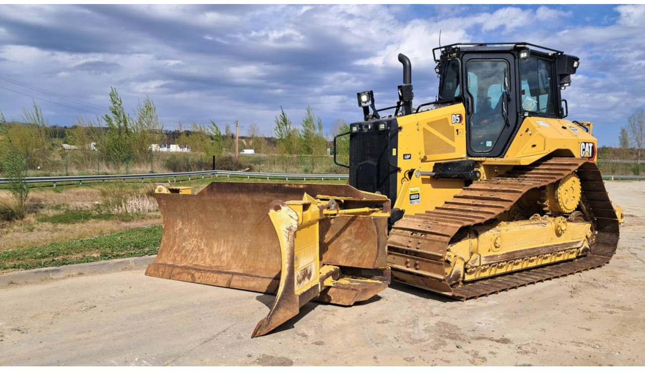 CAT D5 - Buldozer: obrázek 1 CAT D5 - Buldozer: obrázek 1