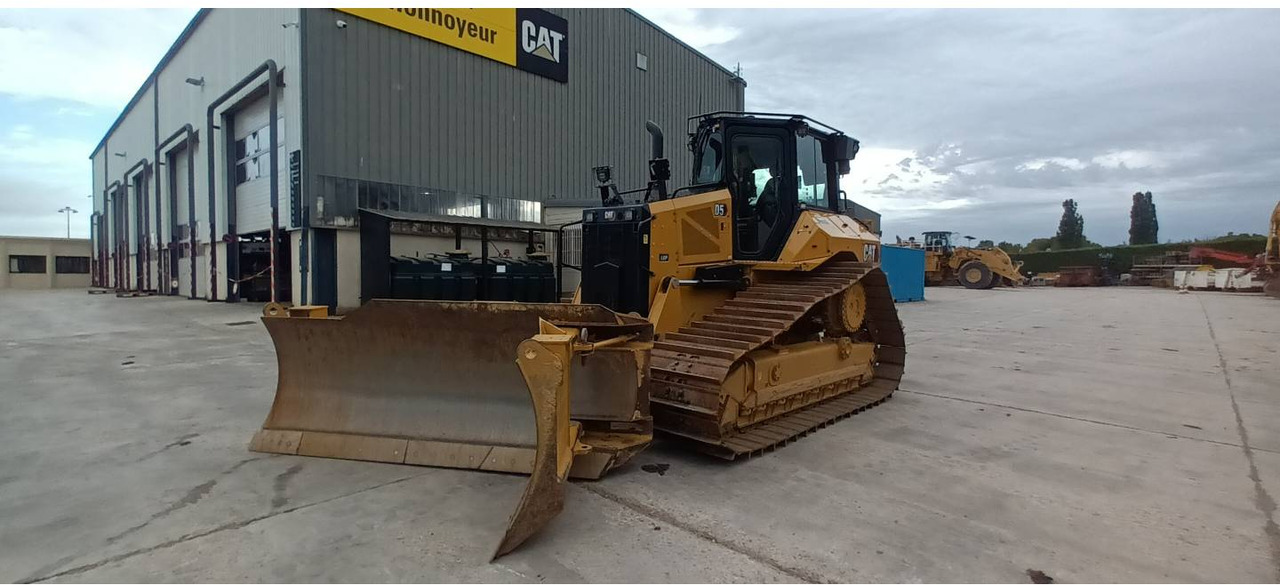 CAT D5 - Buldozer: obrázek 1 CAT D5 - Buldozer: obrázek 1
