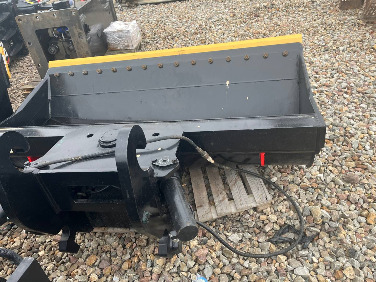 CAT GODET TILT/CW45S/2400MM - Lžíce na bagr: obrázek 1 CAT GODET TILT/CW45S/2400MM - Lžíce na bagr: obrázek 1