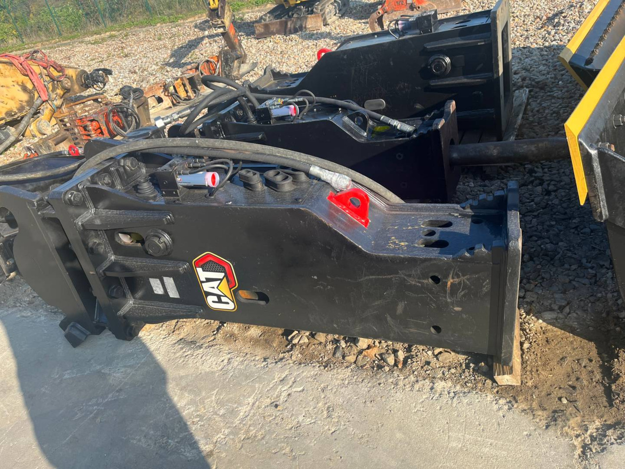 CAT H130GCS/CW40S - Hydraulické kladivo: obrázek 1 CAT H130GCS/CW40S - Hydraulické kladivo: obrázek 1