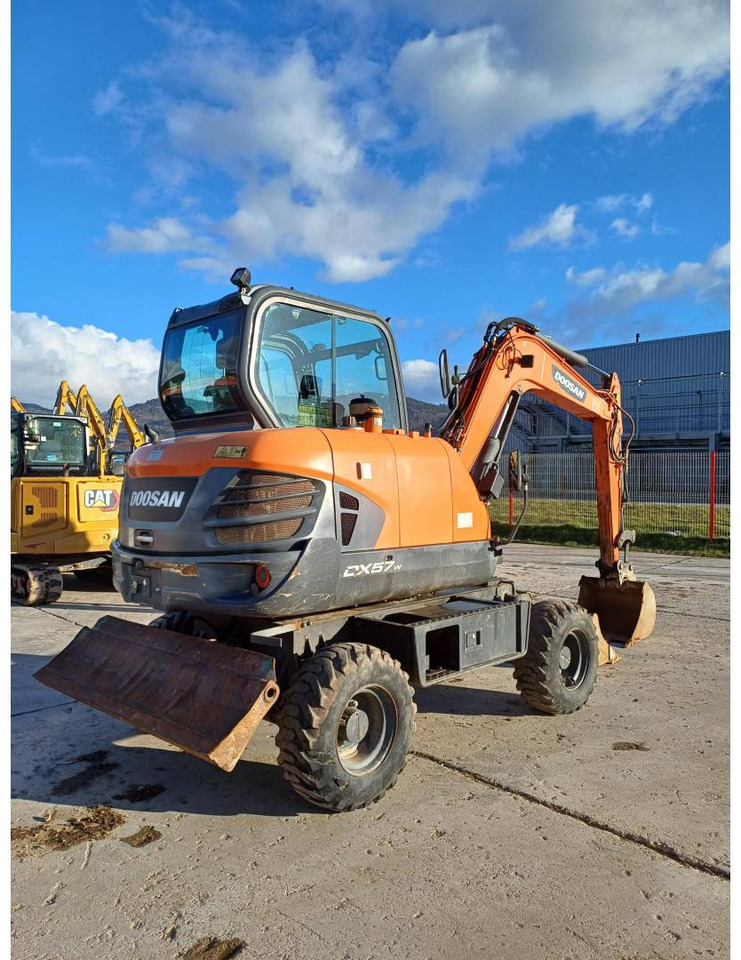 DOOSAN INFRACORE AMERICA CORP. DX57W-7 - Kolesové rýpadlo: obrázek 3 DOOSAN INFRACORE AMERICA CORP. DX57W-7 - Kolesové rýpadlo: obrázek 3