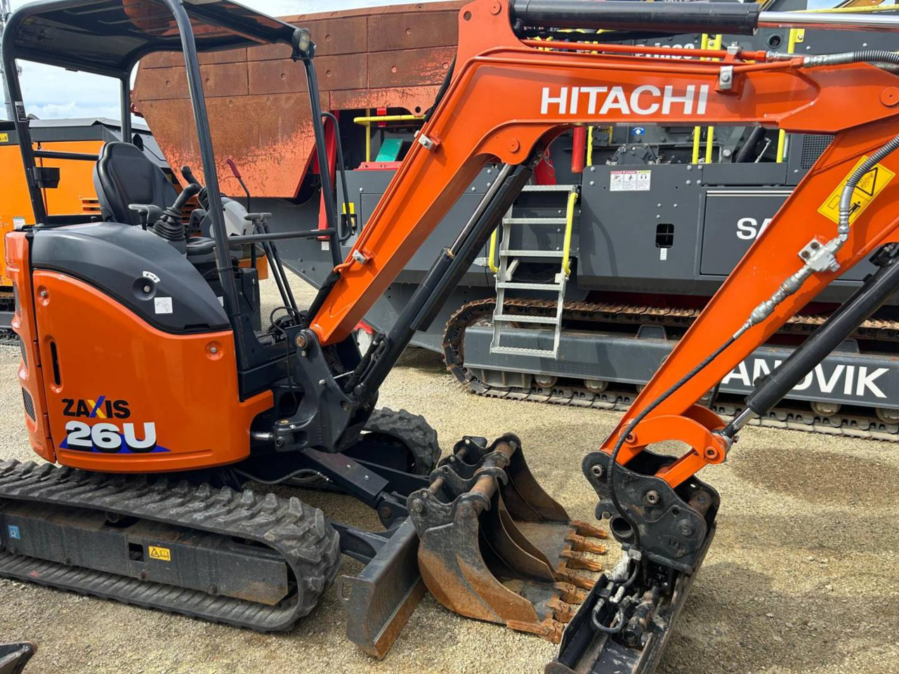 HITACHI ZX26U-6 - Pásové rýpadlo: obrázek 2 HITACHI ZX26U-6 - Pásové rýpadlo: obrázek 2