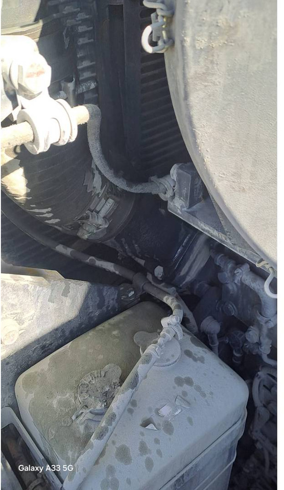 Pásové rýpadlo KOMATSU PC700LC: obrázek 23