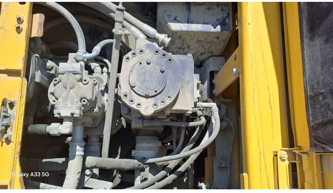 Pásové rýpadlo KOMATSU PC700LC: obrázek 25