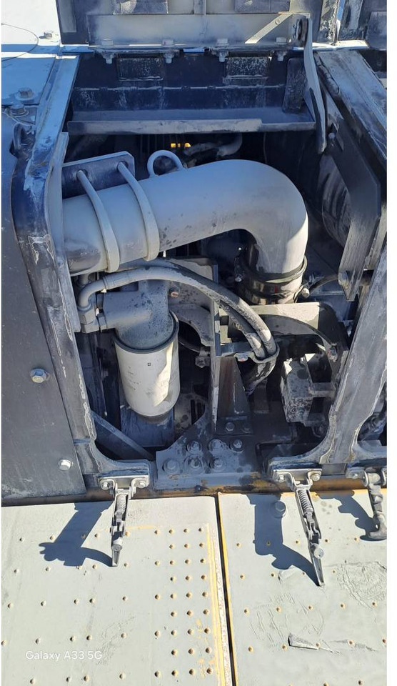 Pásové rýpadlo KOMATSU PC700LC: obrázek 15