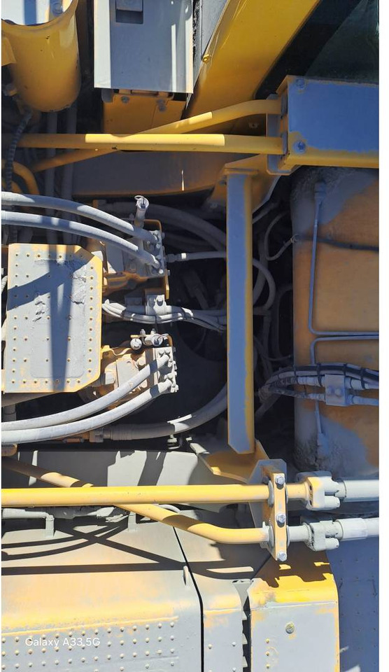 Pásové rýpadlo KOMATSU PC700LC: obrázek 24