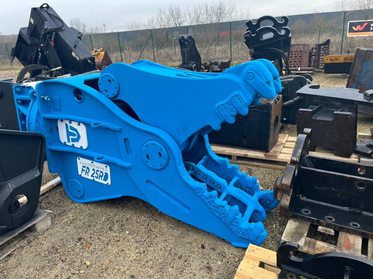 TREVI FR25RD/TREVIBENNE/BROYEUR/ CRUSHER - Demoliční nůžky pro Stavební technika: obrázek 1 TREVI FR25RD/TREVIBENNE/BROYEUR/ CRUSHER - Demoliční nůžky pro Stavební technika: obrázek 1